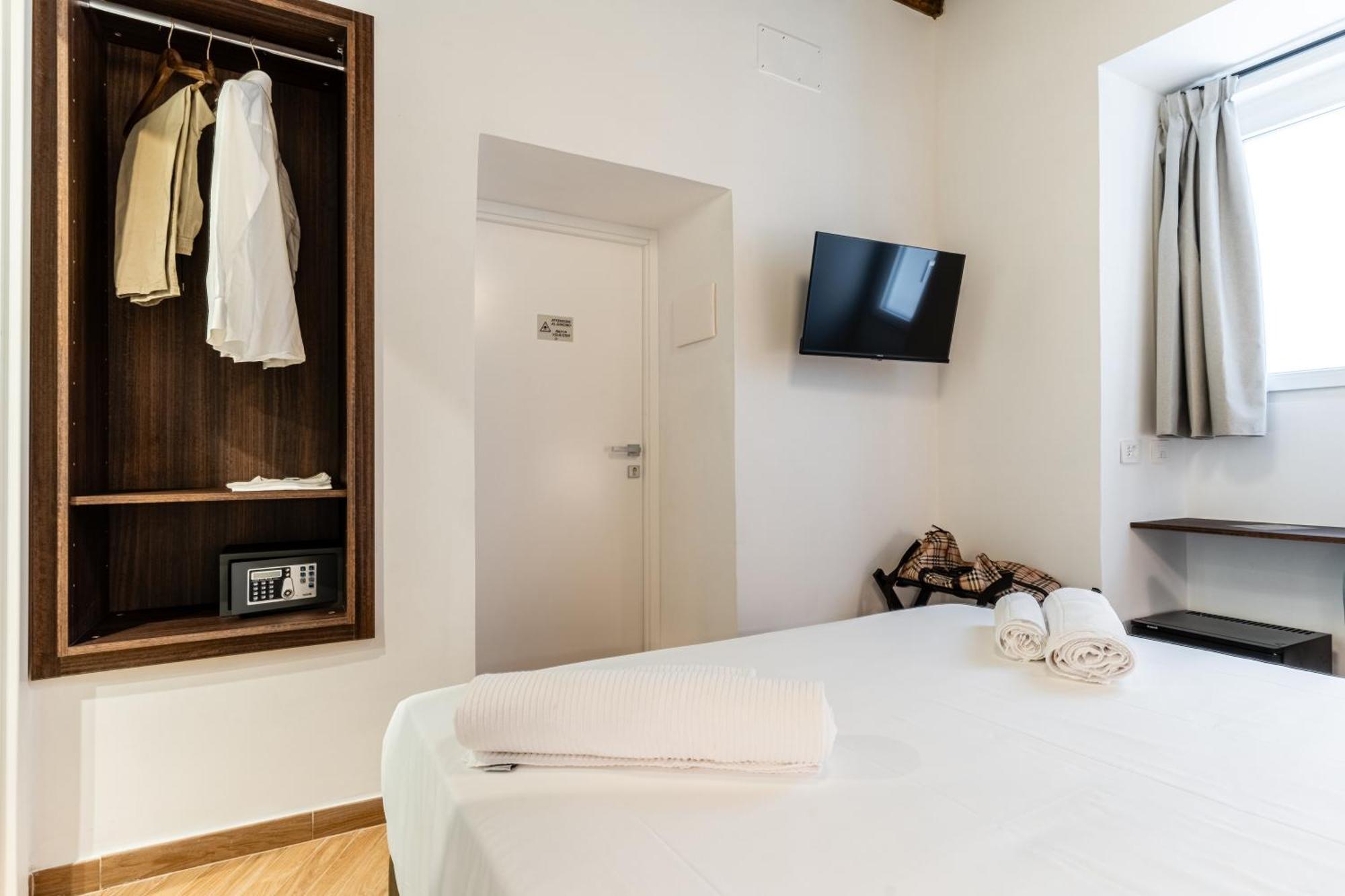 Fantini Rooms-Monti Rome Bagian luar foto